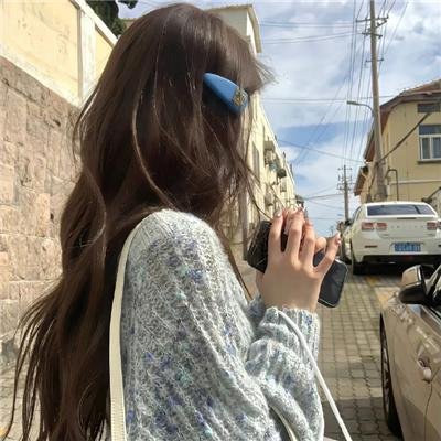 小姑娘艾萝依